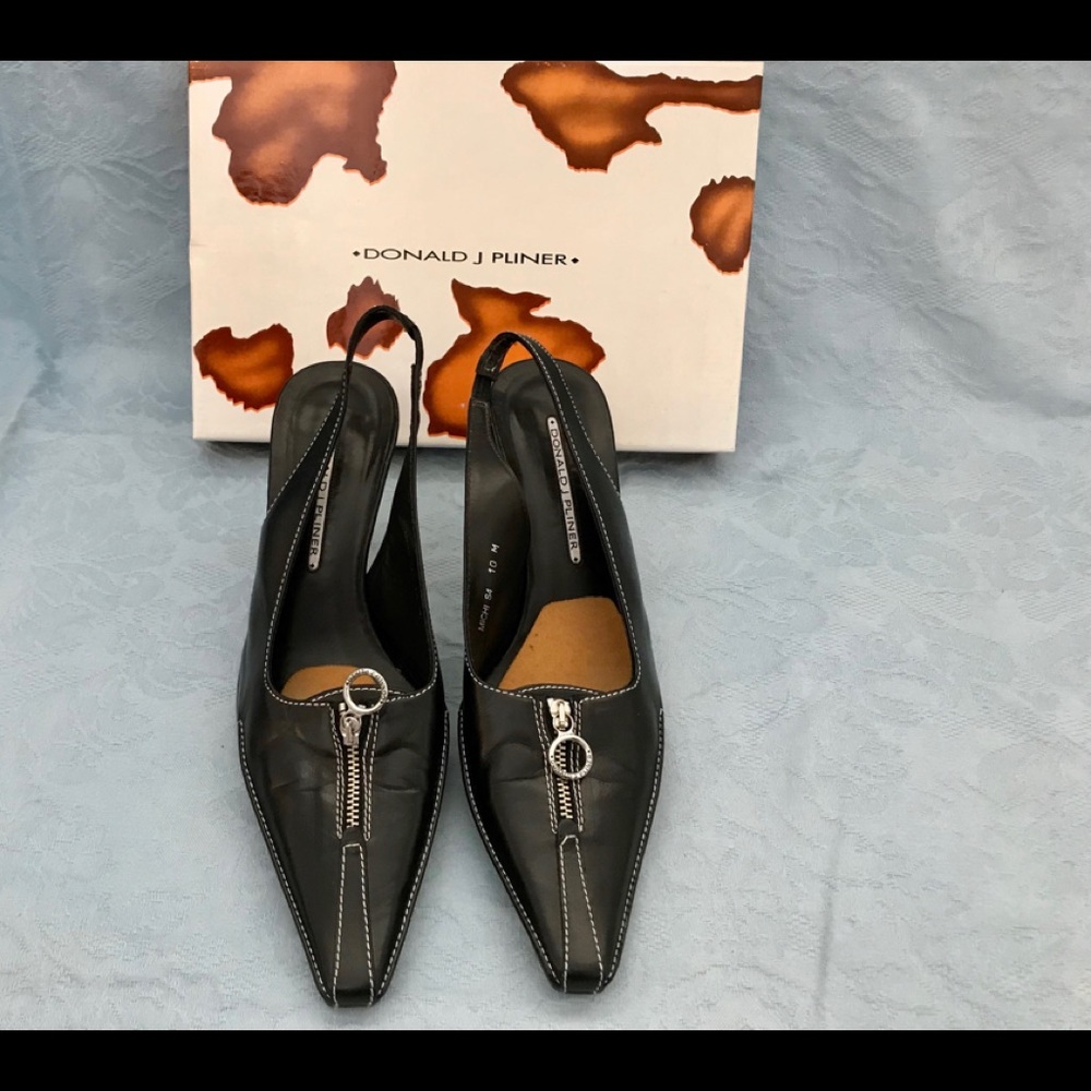 Donald Pliner “Michi” slingbacks 10M
